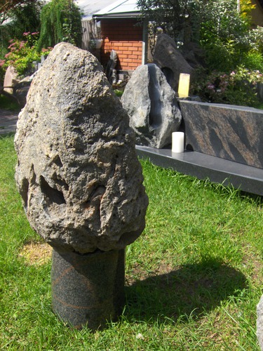 Akmens skulptūros