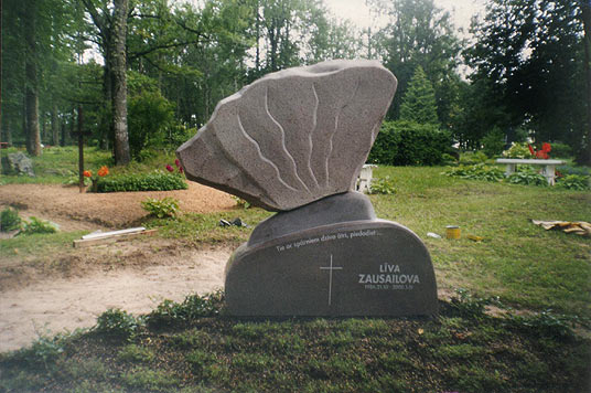 Skulpturale Grabsteine
