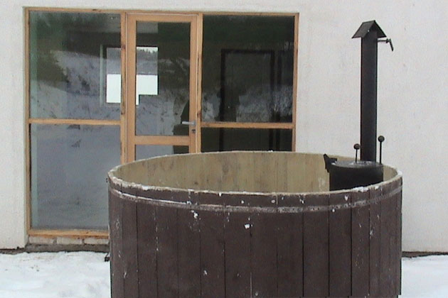 Heated tub