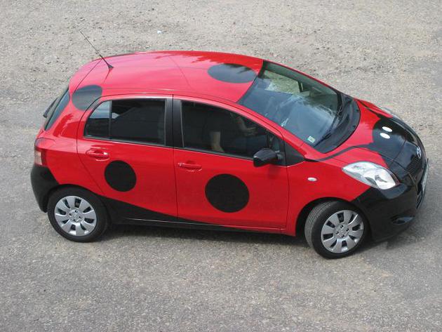 Reklama ant automobilių