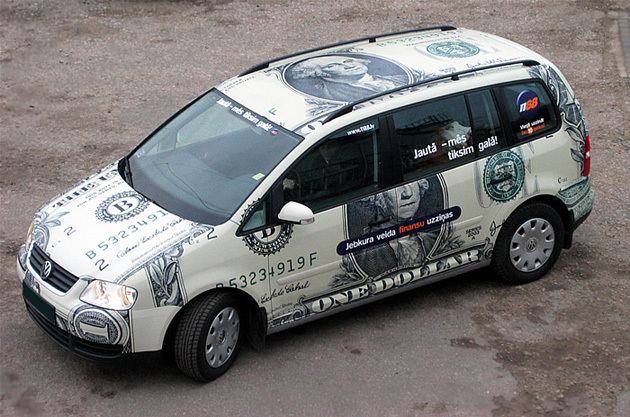 Reklama ant automobilių