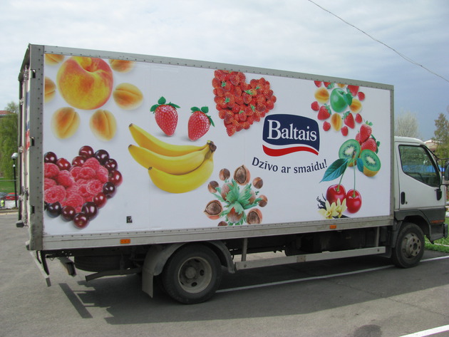 Reklama ant automobilių