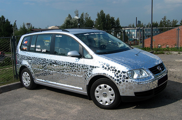 Reklama ant automobilių