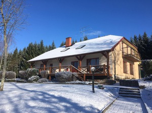 Meļķerti, svečių namai