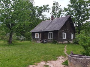 Riesti, kaimo namas