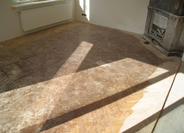 Medinių grindų restauracija