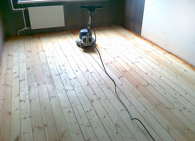 Medinių grindų poliravimas