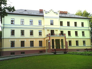 Taurupes pamatskola, vidurinė mokykla